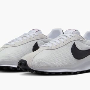 New authentic women’s Nike Waffle Trainer 2 size 7.5 (7 1/2)- White and Black